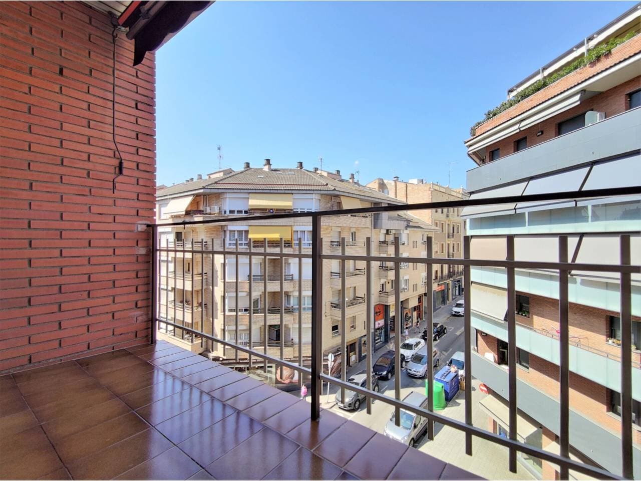 Piso en Manresa — Foto 1 de 25