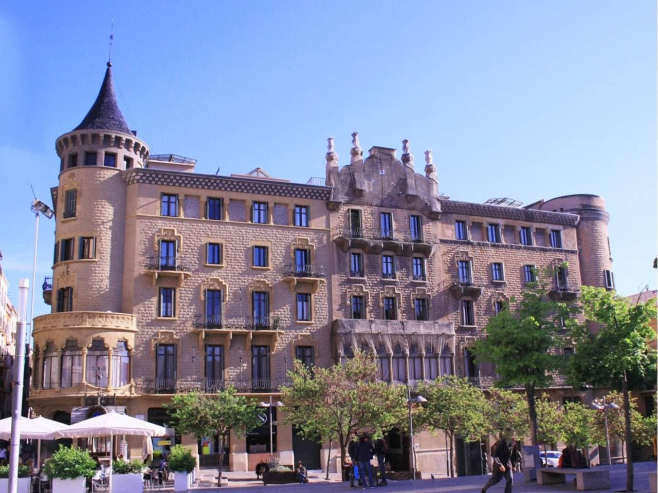 Pis a Manresa — Foto 1 de 18