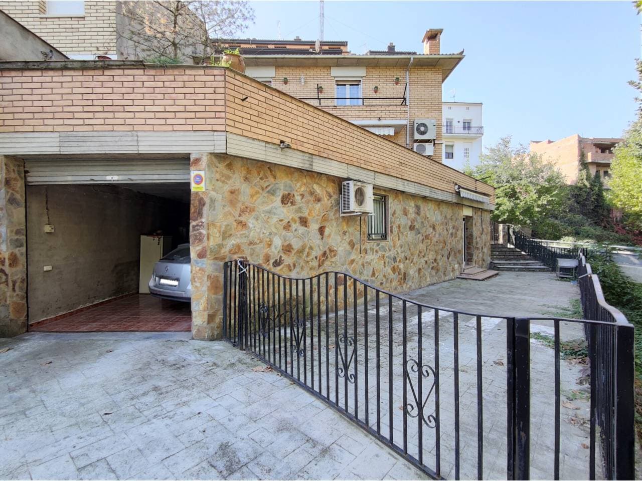 Casa a Navarcles — Foto 1 de 21