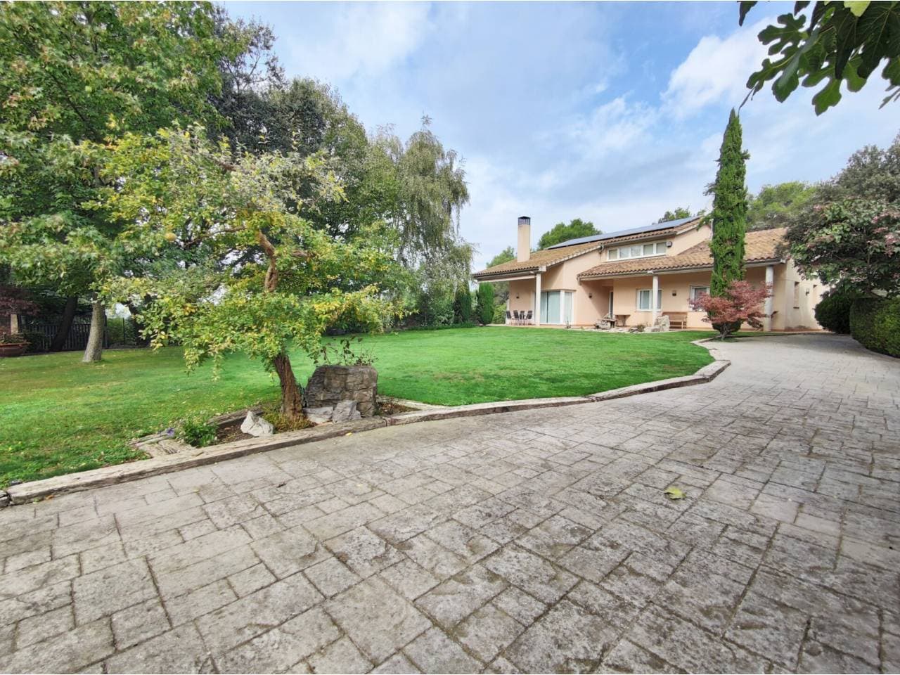Casa a Santpedor — Foto 1 de 43