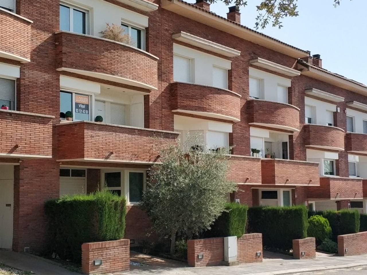Casa pareada en Sant Fruitós de Bages — Foto 1 de 34