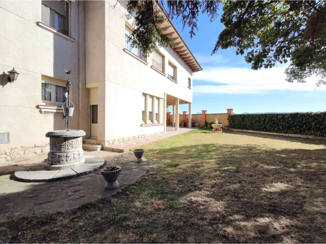 Xalet a Manresa — Foto 1 de 25