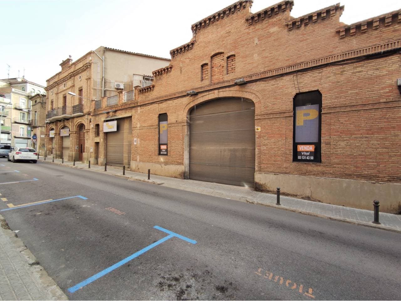 Edifici a Manresa — Foto 2 de 11