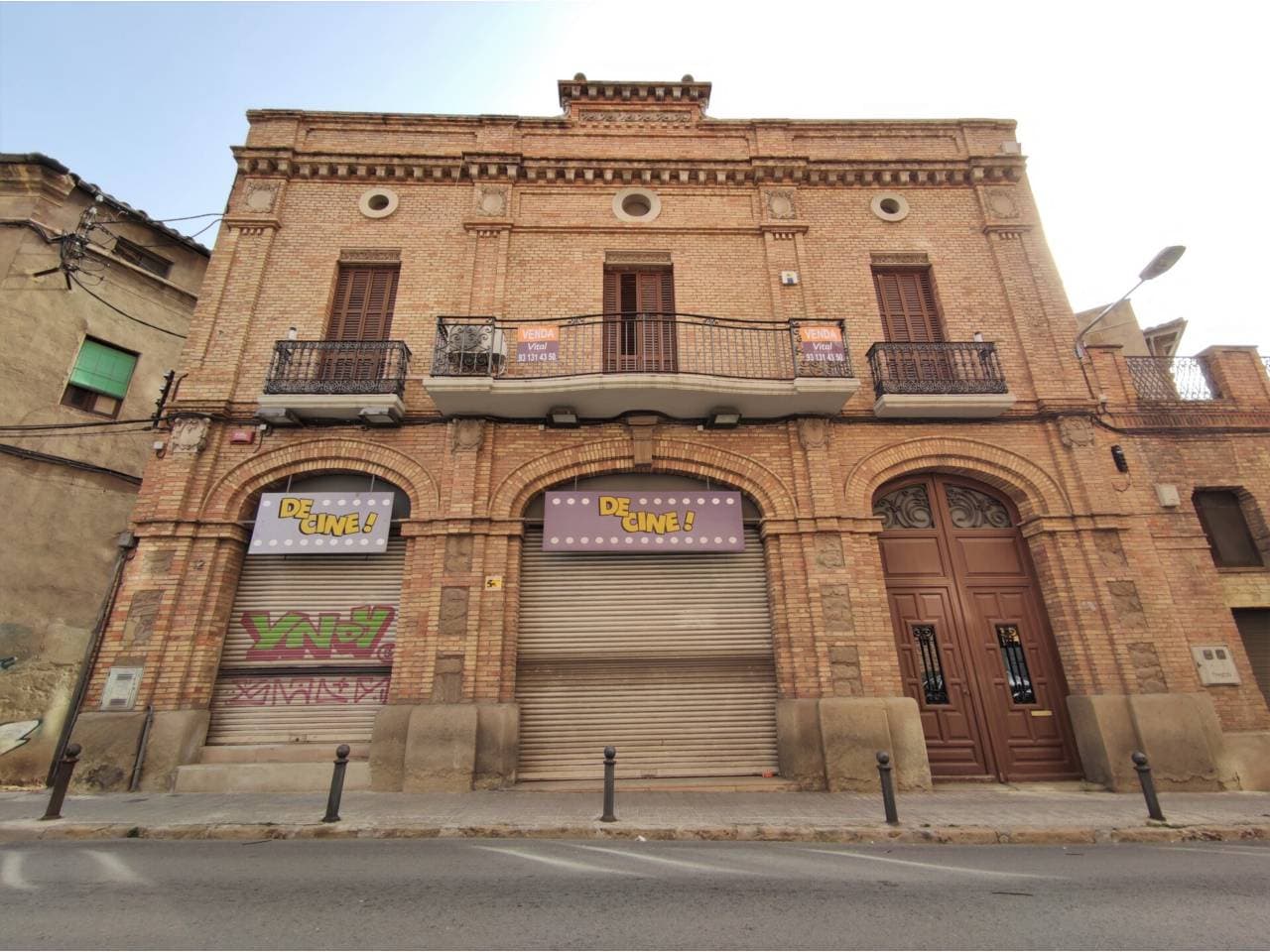 Edifici a Manresa — Foto 3 de 11