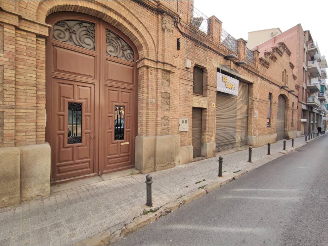 Edifici a Manresa — Foto 9 de 11