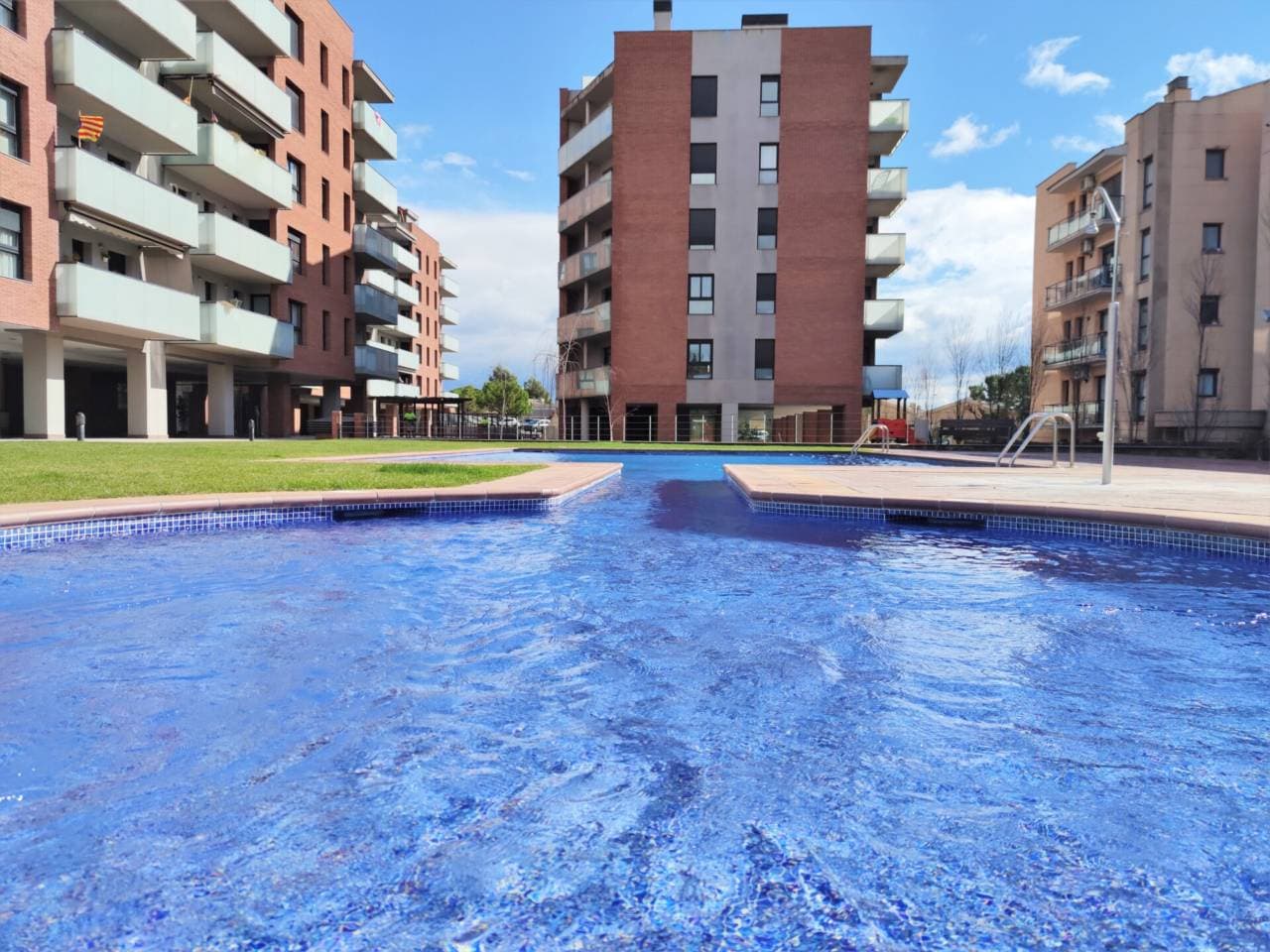 Pis a Manresa — Foto 1 de 22