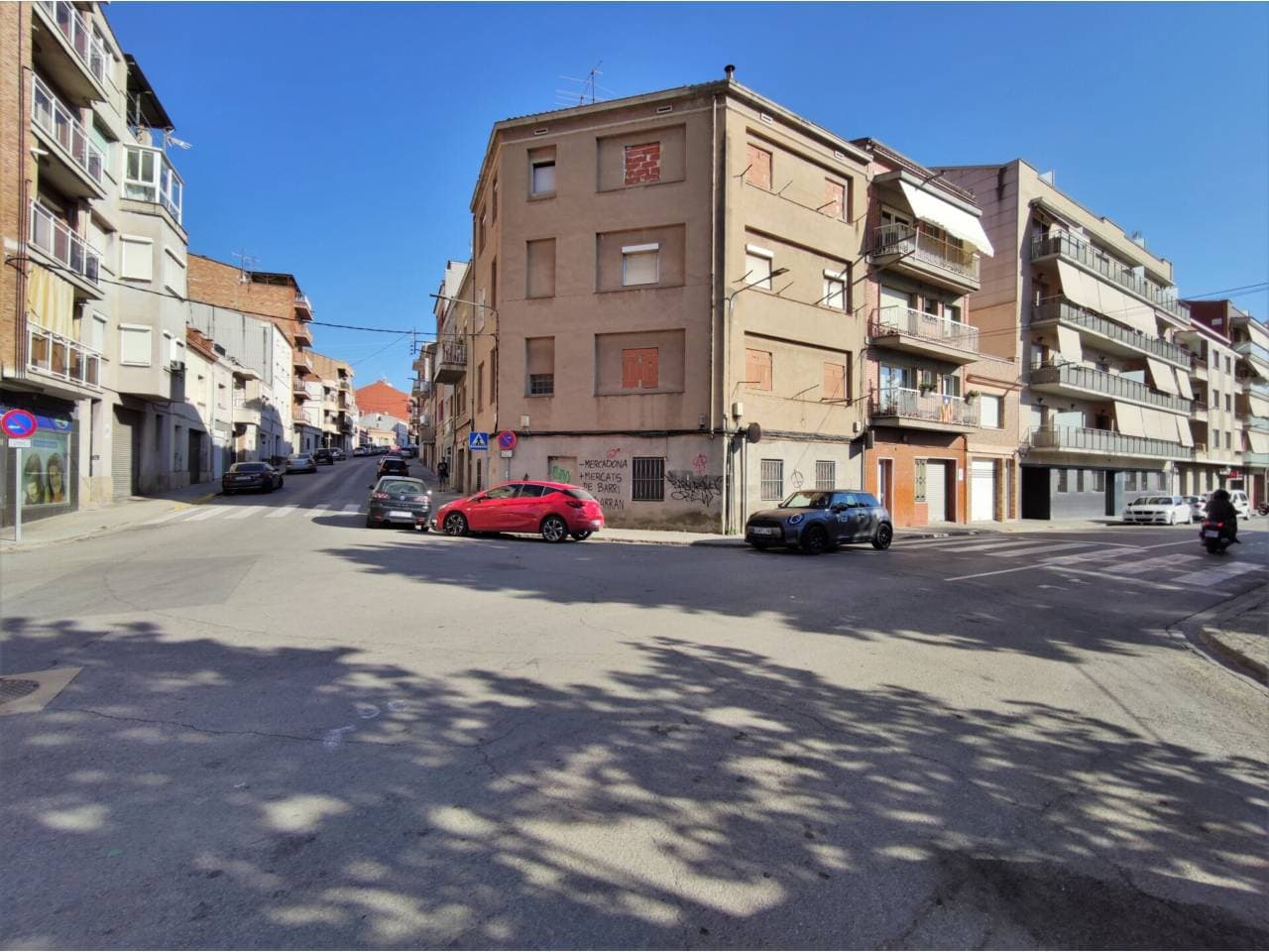 Edifici a Manresa — Foto 1 de 5