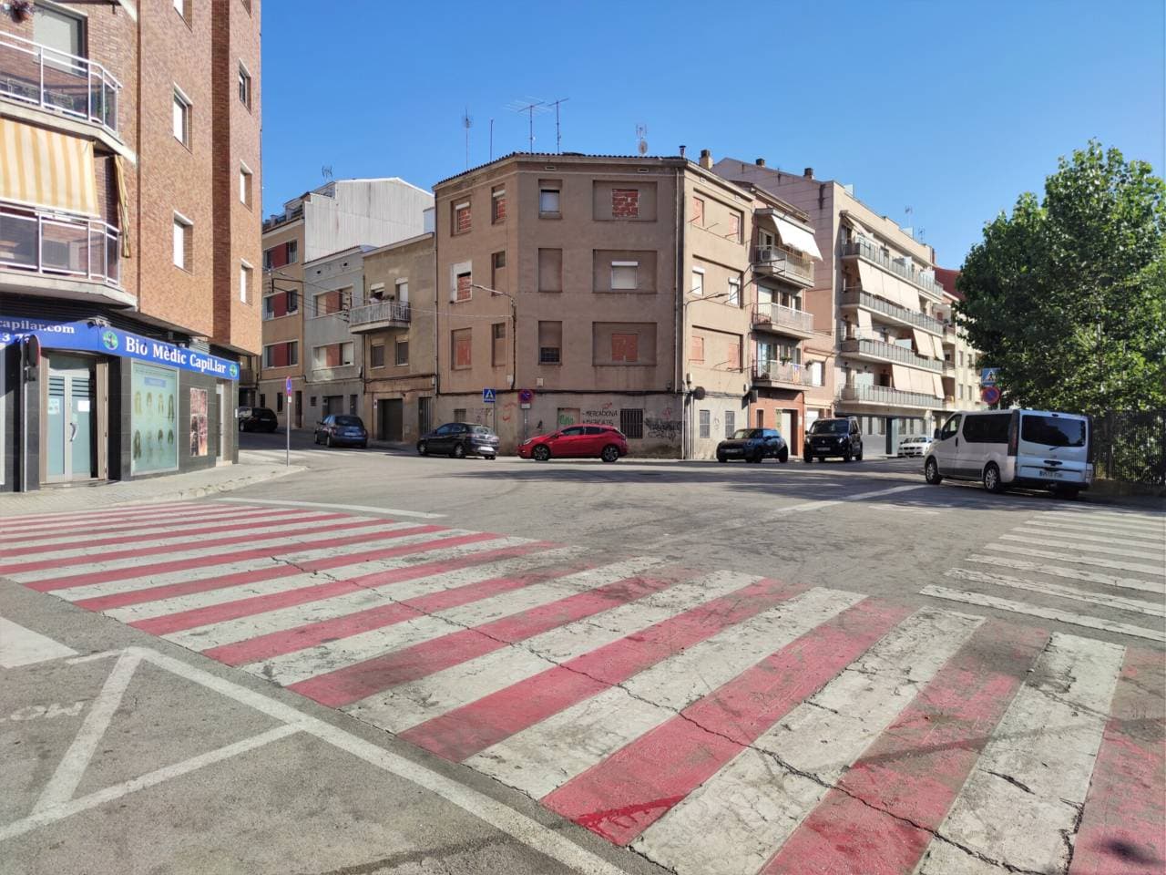 Edifici a Manresa — Foto 3 de 5