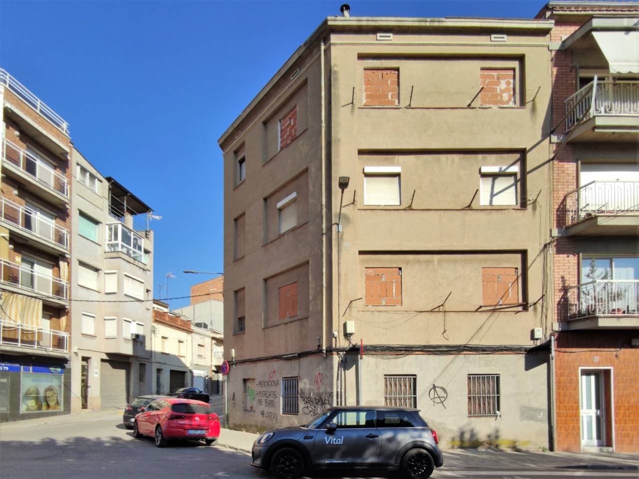 Edifici a Manresa — Foto 4 de 5