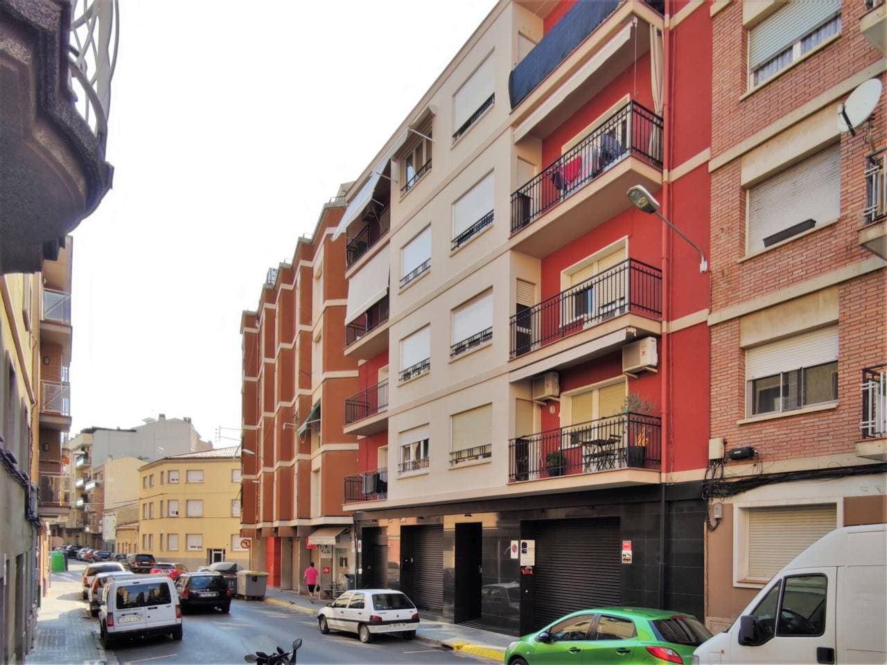 Pis a Manresa — Foto 1 de 14