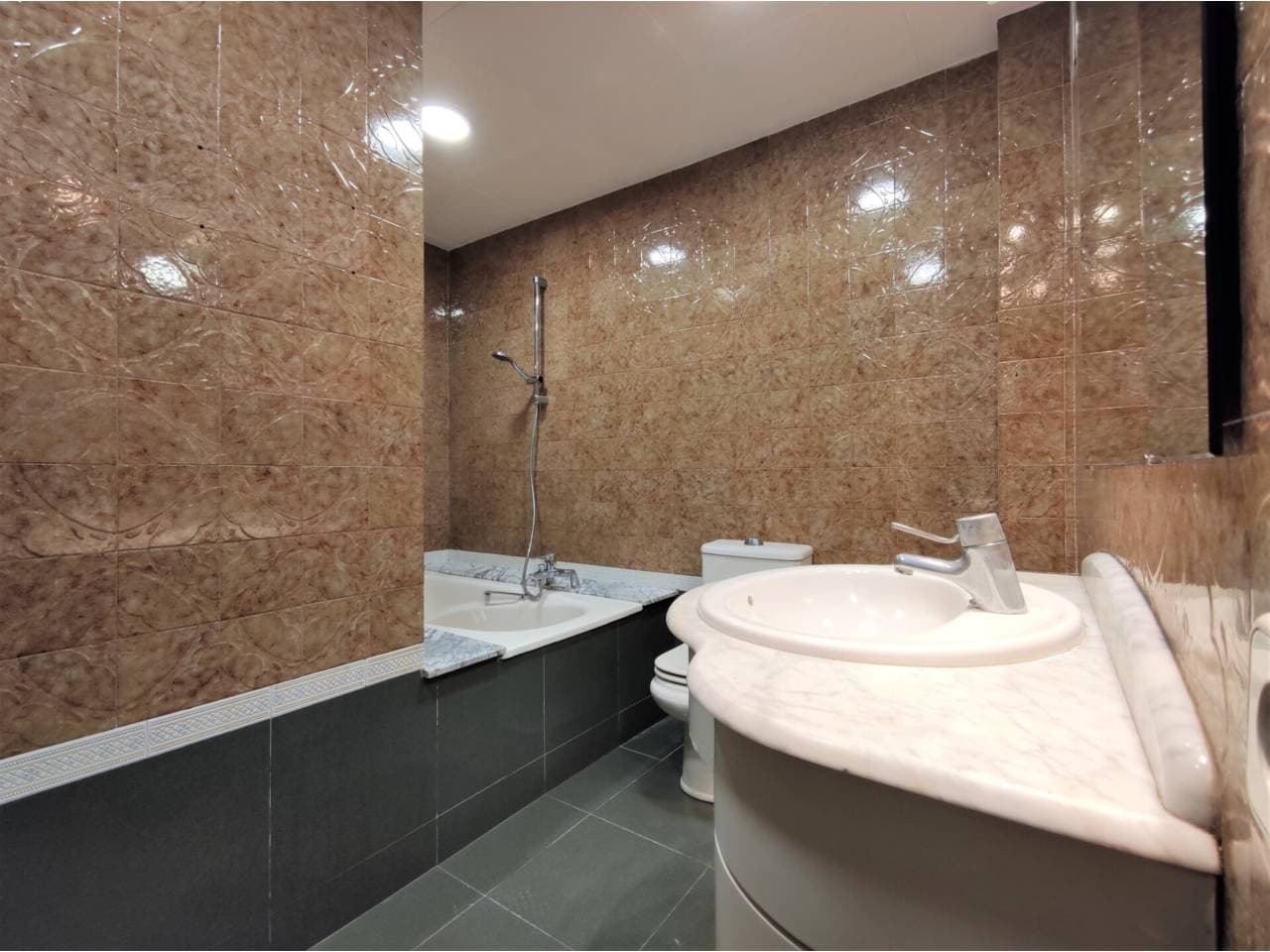 Pis a Manresa — Foto 6 de 18