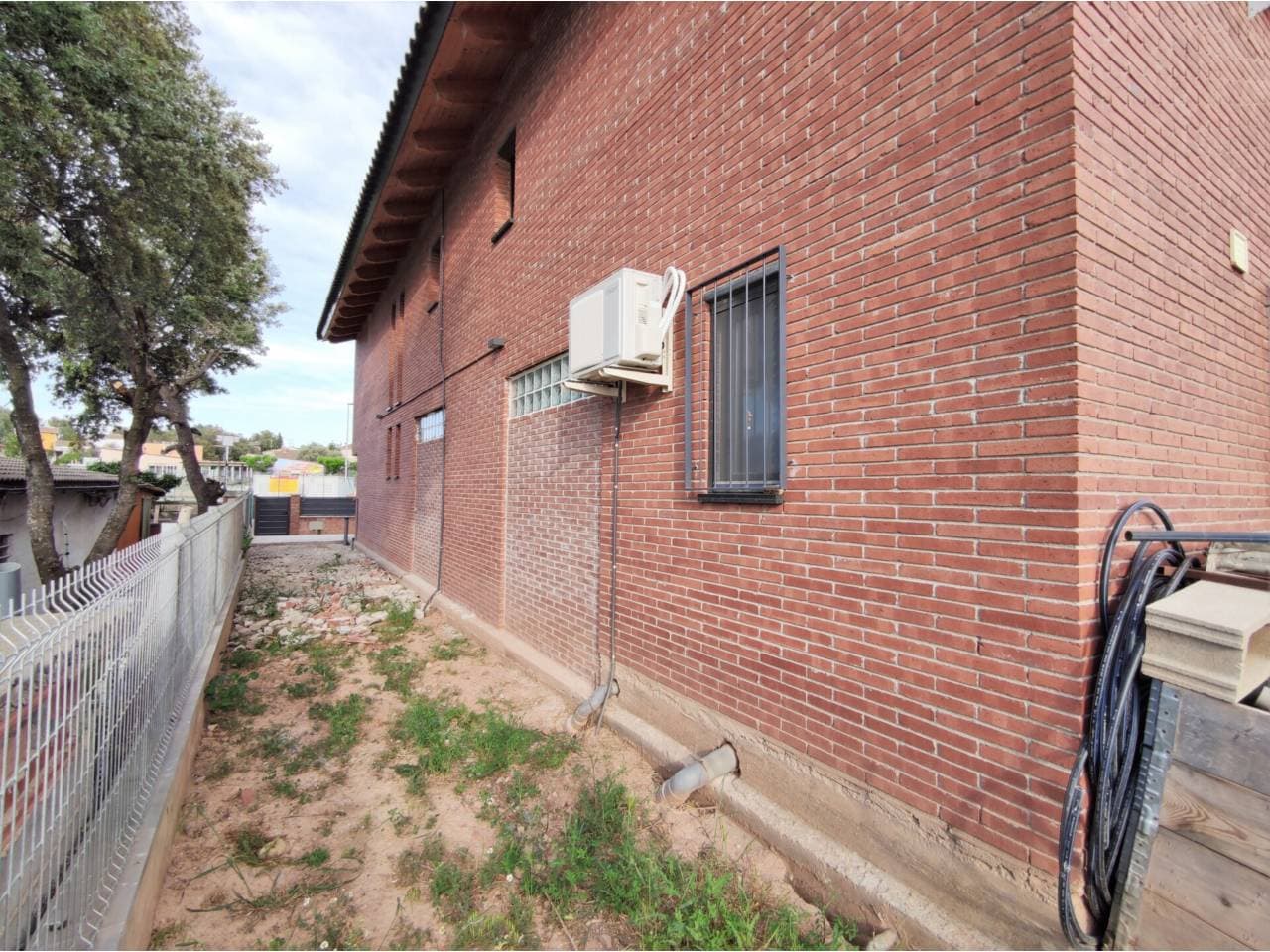 Xalet a Fonollosa — Foto 32 de 38