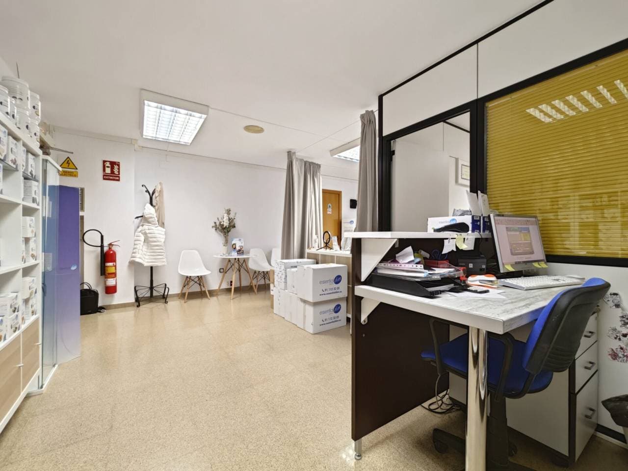 Oficina a Manresa — Foto 2 de 11