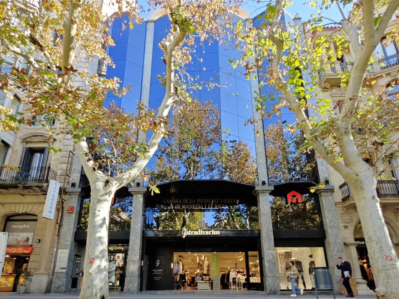 Oficina a Manresa — Foto 1 de 11
