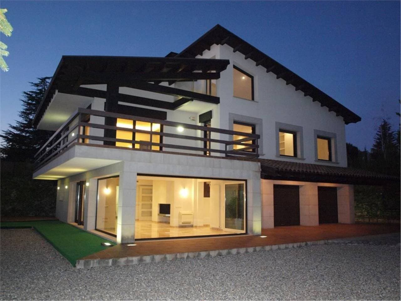 Chalet en Sant Fruitós de Bages — Foto 1 de 27