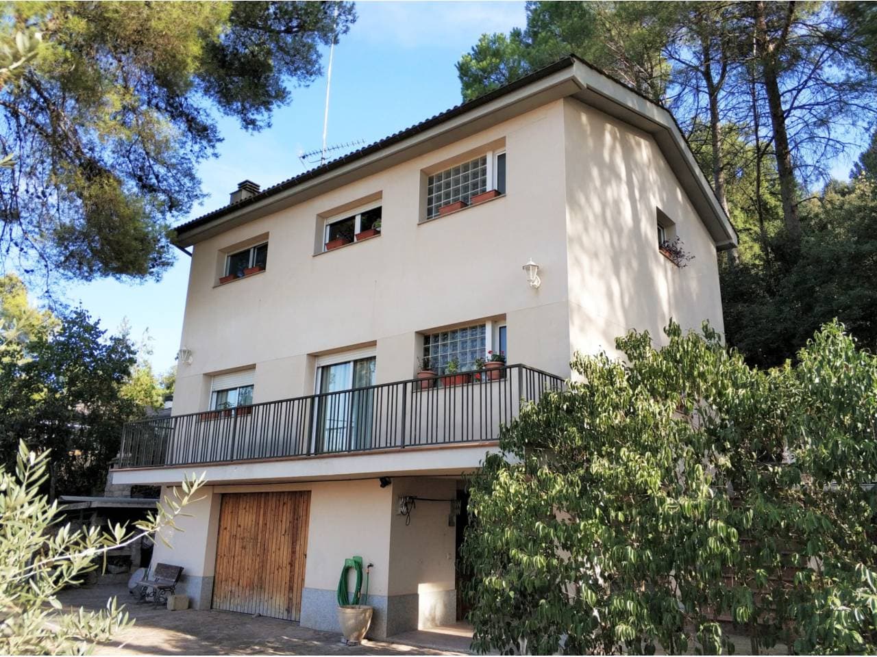 Casa a Sant Fruitós de Bages — Foto 1 de 18