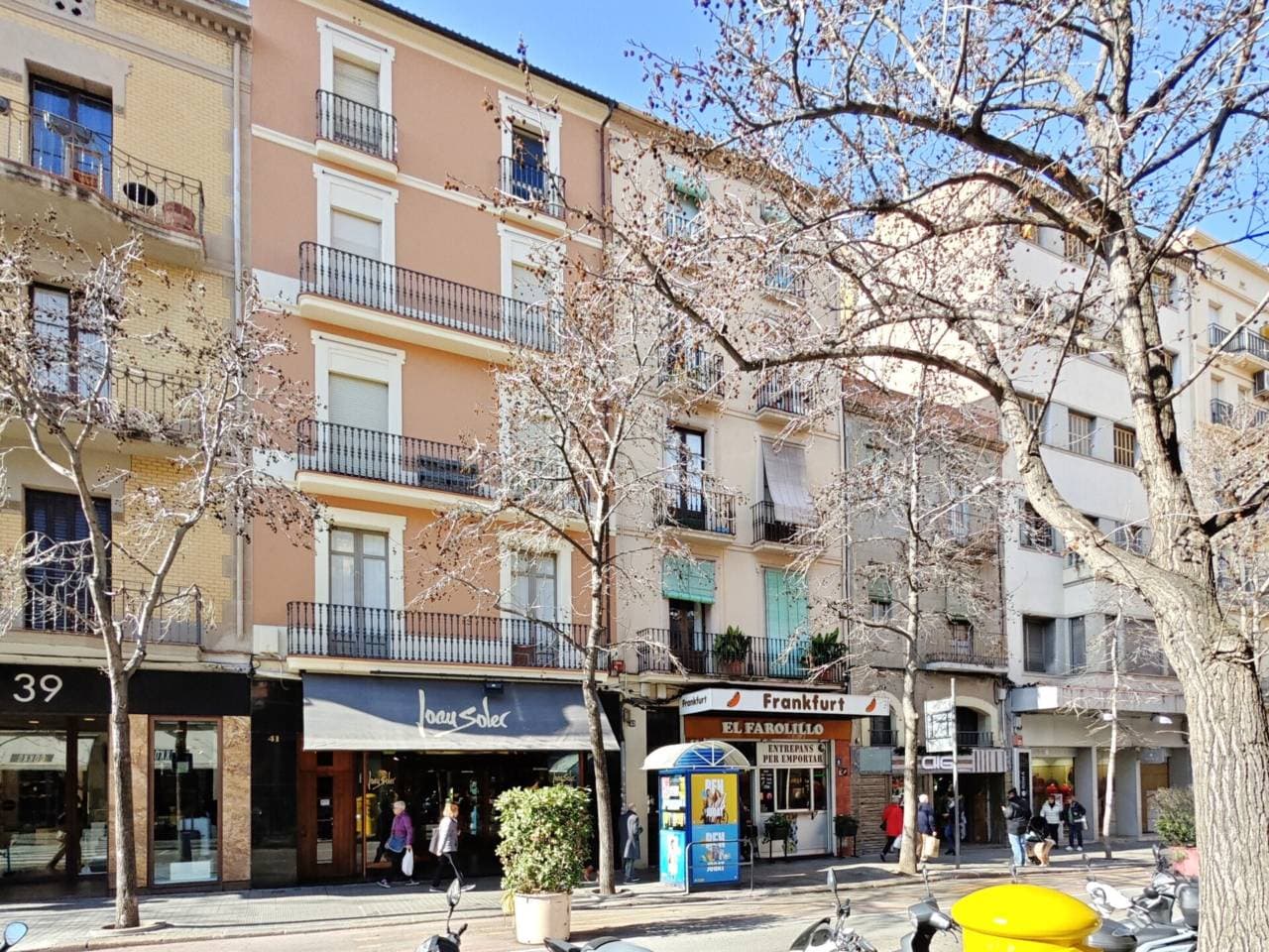 Pis a Manresa — Foto 20 de 27