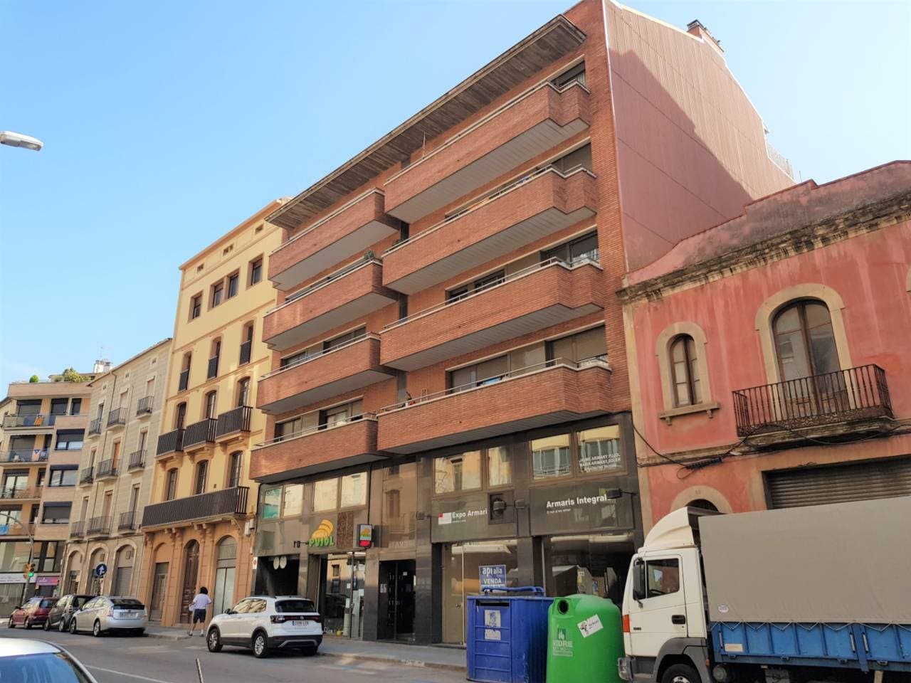 Pis a Manresa — Foto 1 de 14