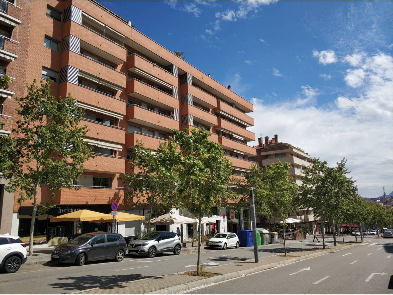 Pis a Manresa — Foto 1 de 16